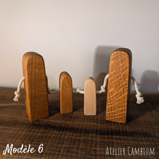Petite famille de 4 - figurines en bois massif