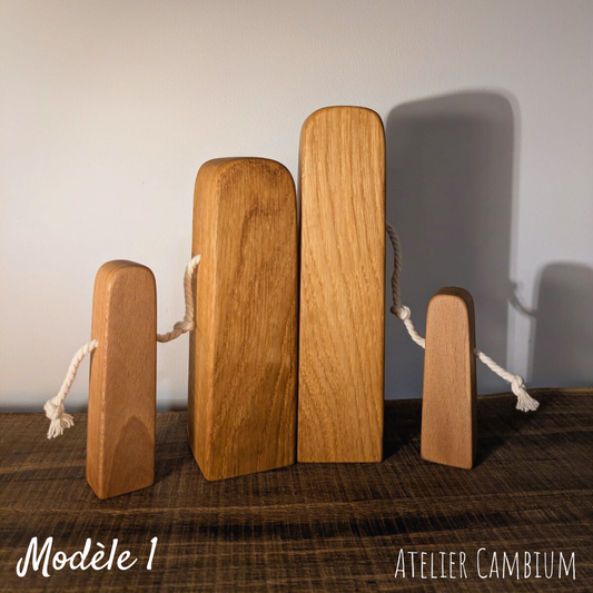 Grande famille de 4 - figurines en bois massif