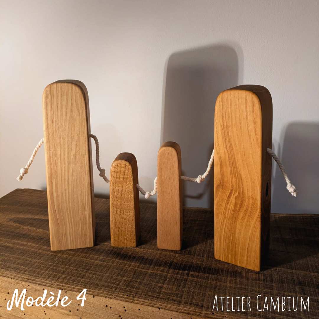 Grande famille de 4 - figurines en bois massif
